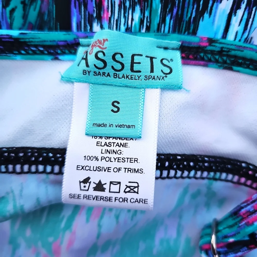 Assets By Spanx Blue and Pink Abstract Tankini Top Sara Lively Collab Size S - Picture 7 of 8
